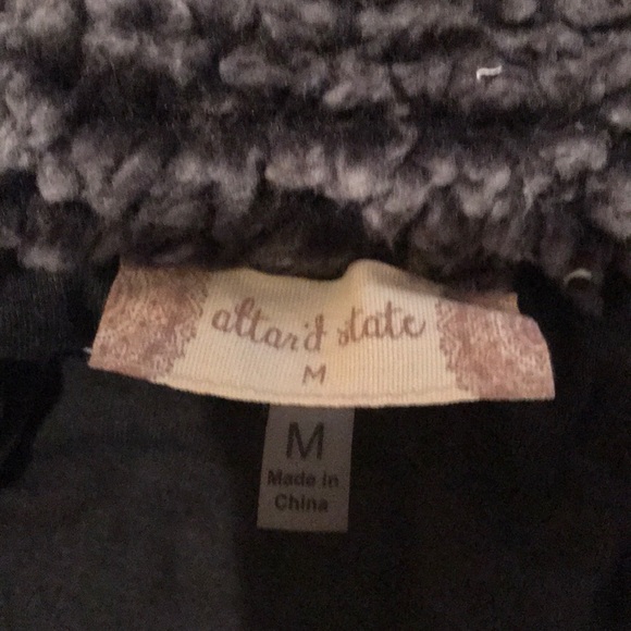 Altar’d State Fur Vest - Picture 3 of 4